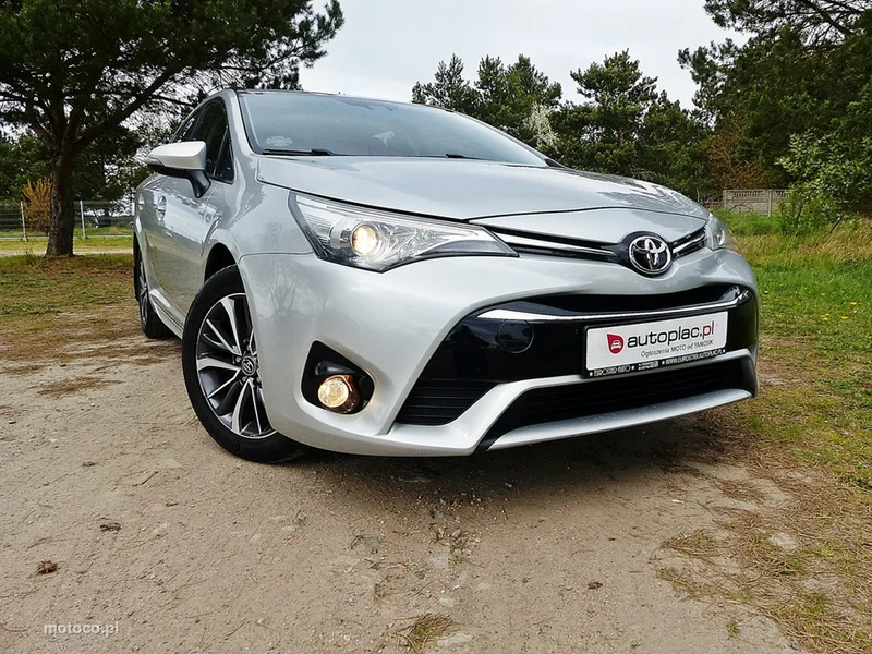 Toyota Avensis T27 6