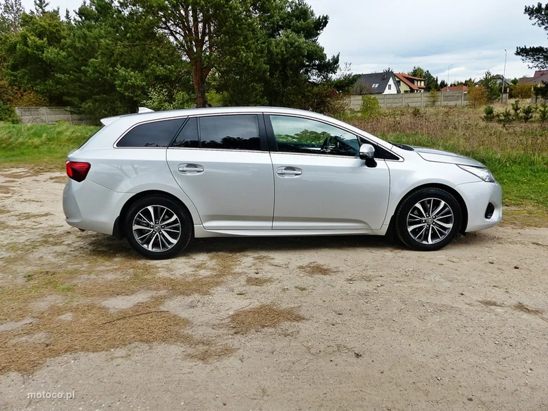 Toyota Avensis T27 7