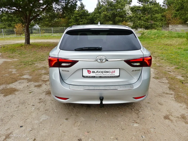 Toyota Avensis T27 9