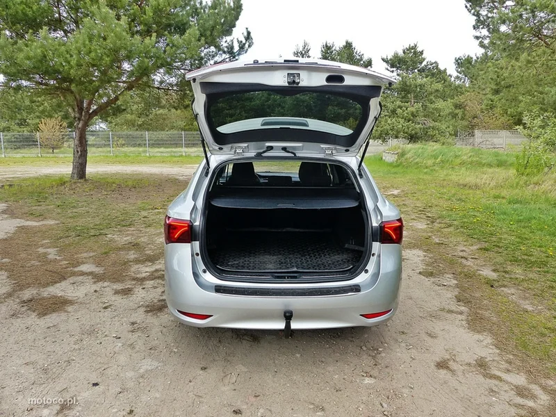 Toyota Avensis T27 10