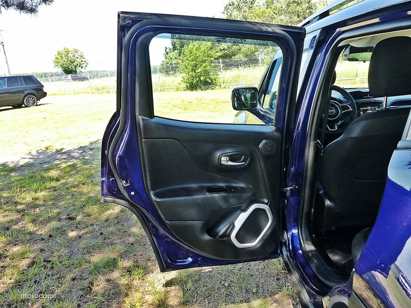 Jeep Renegade 21