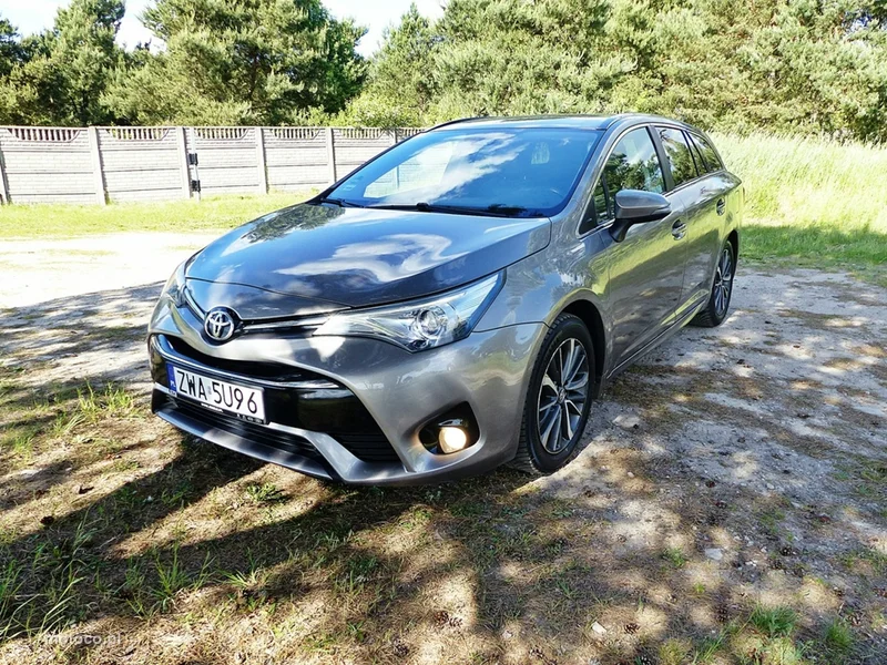 Toyota Avensis T27 14