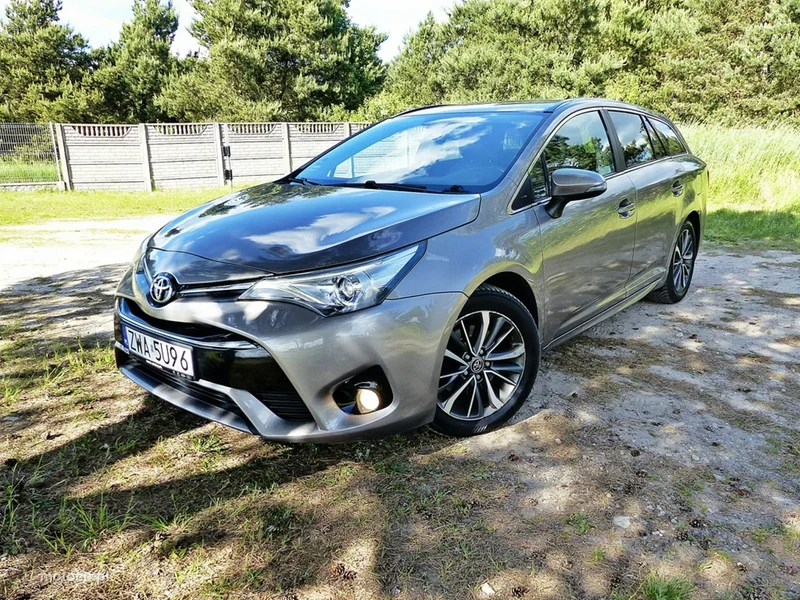 Toyota Avensis T27 16