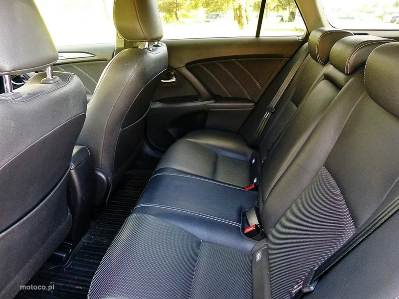Toyota Avensis T27 22