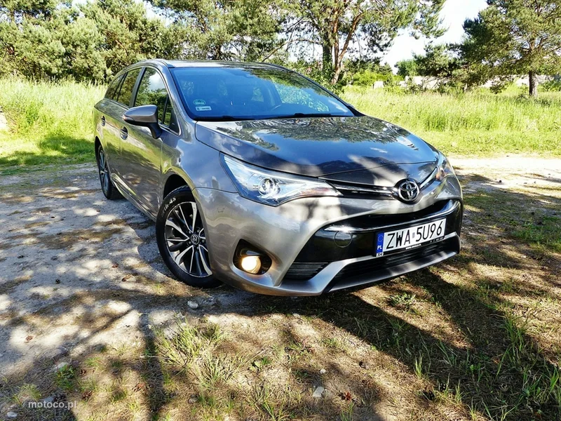Toyota Avensis T27 4