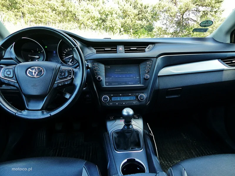 Toyota Avensis T27 36