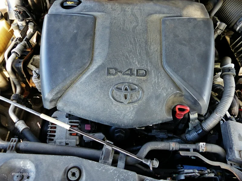 Toyota Avensis T27 39