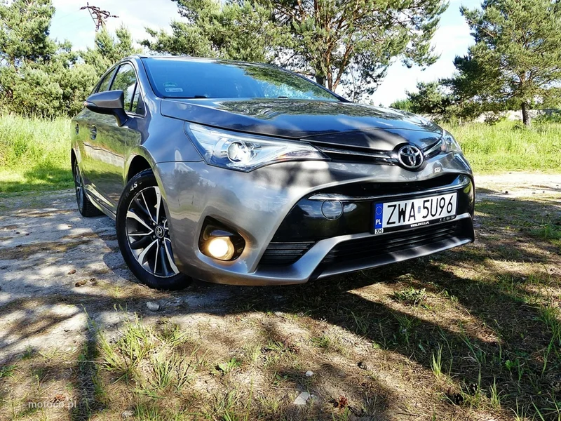 Toyota Avensis T27 6
