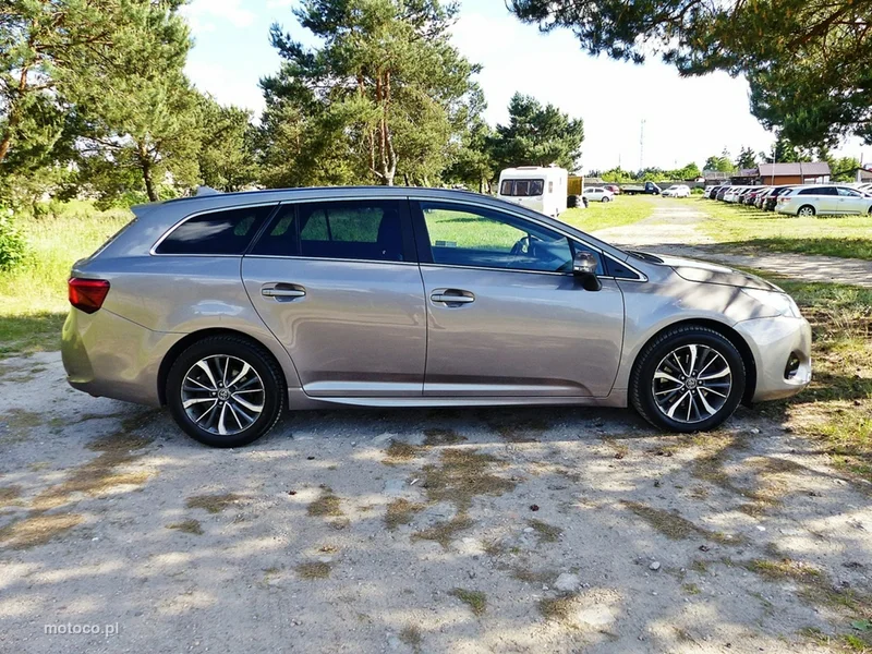 Toyota Avensis T27 7
