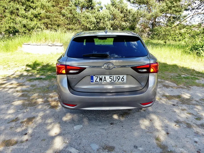 Toyota Avensis T27 9