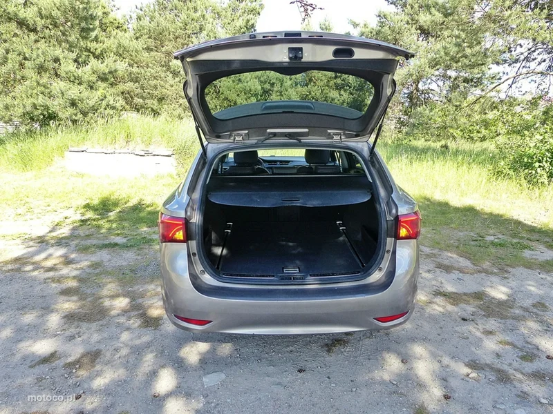 Toyota Avensis T27 10