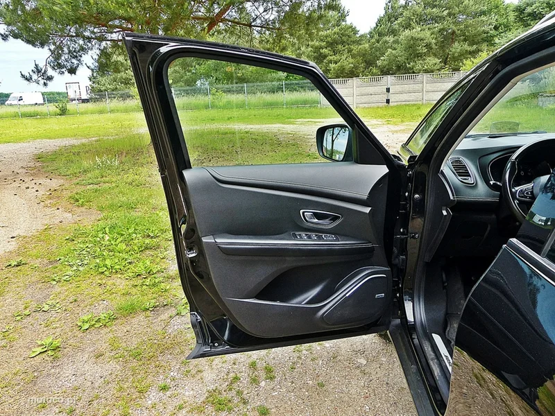 Renault Grand Scenic III 16