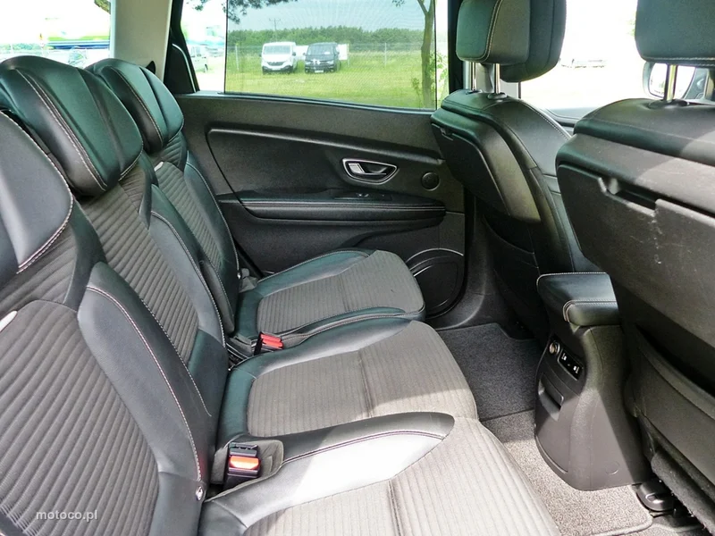 Renault Grand Scenic III 23