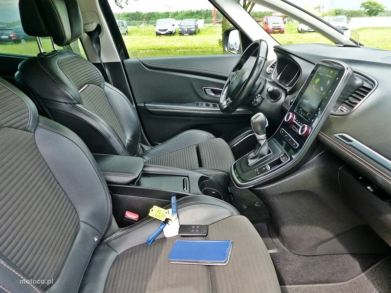 Renault Grand Scenic III 25