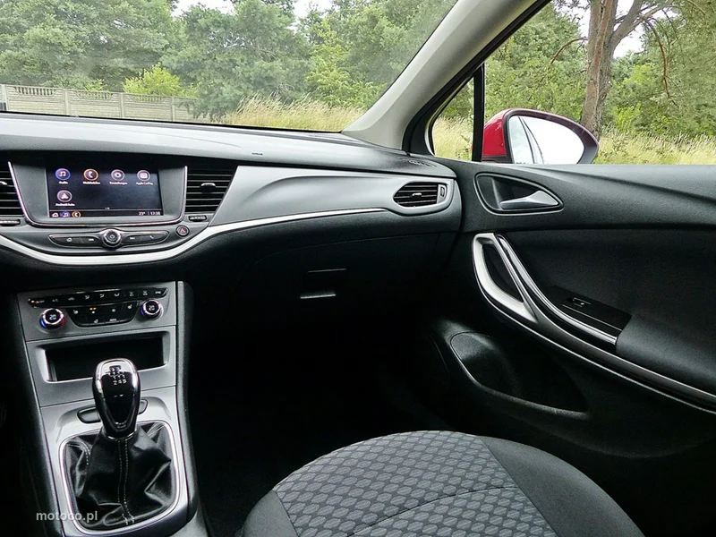 Opel Astra K 37