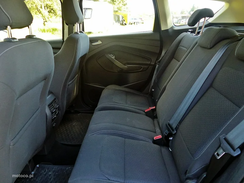 Ford Kuga II 23