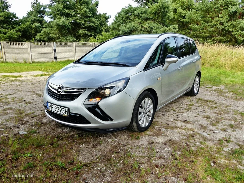 Opel Zafira C Tourer 14