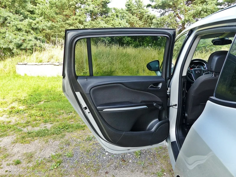 Opel Zafira C Tourer 22