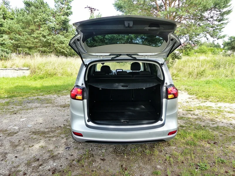 Opel Zafira C Tourer 10