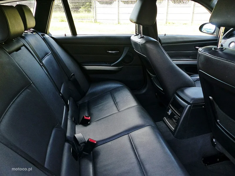 BMW Seria 3 E90 320 23
