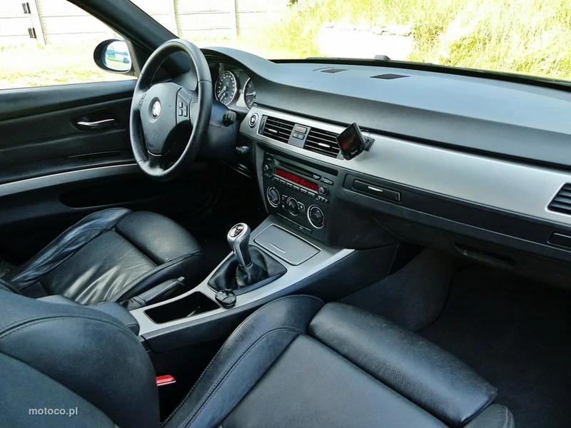 BMW Seria 3 E90 320 24