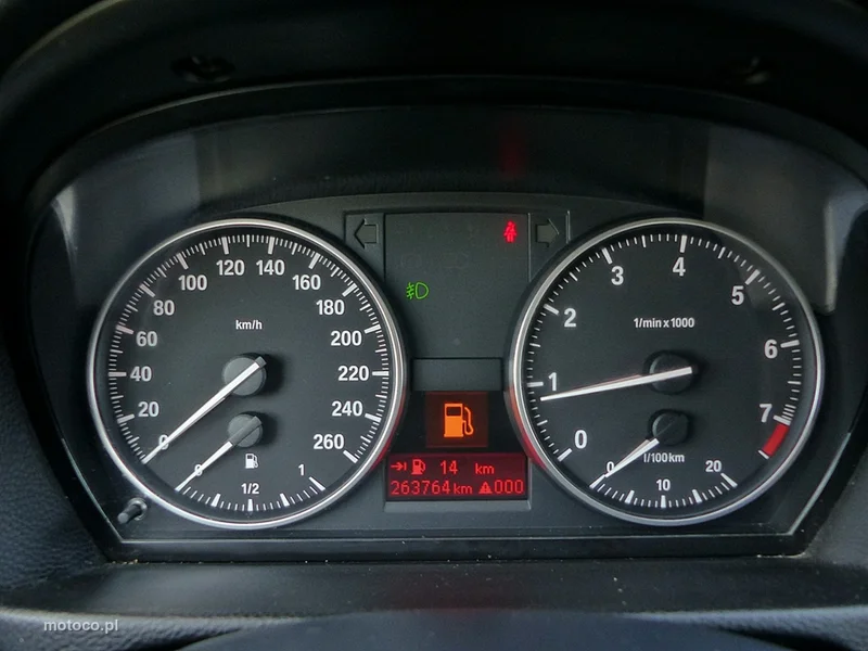 BMW Seria 3 E90 320 28