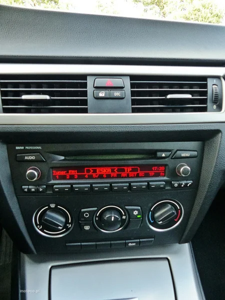 BMW Seria 3 E90 320 31