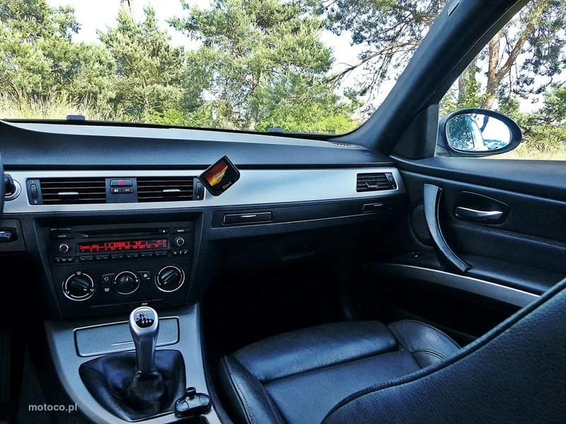 BMW Seria 3 E90 320 37