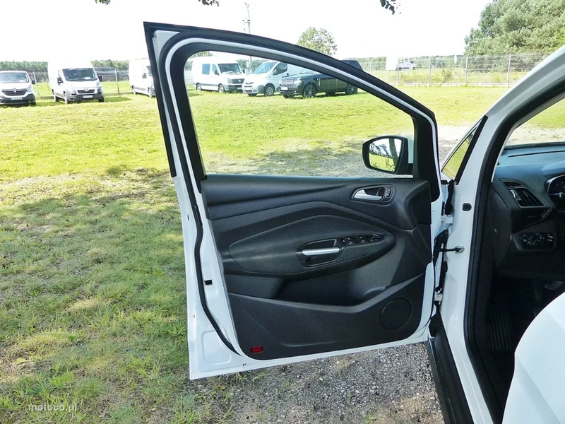 Ford C-Max II 16