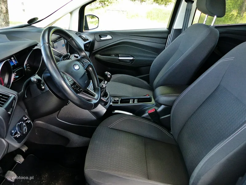 Ford C-Max II 18