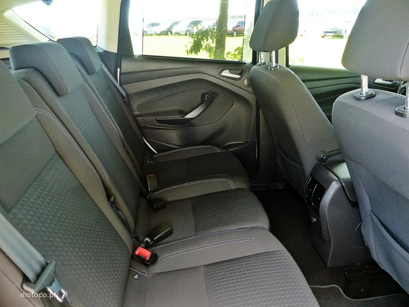 Ford C-Max II 22