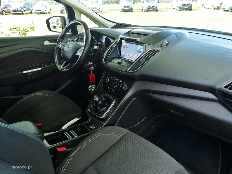 Ford C-Max II 23