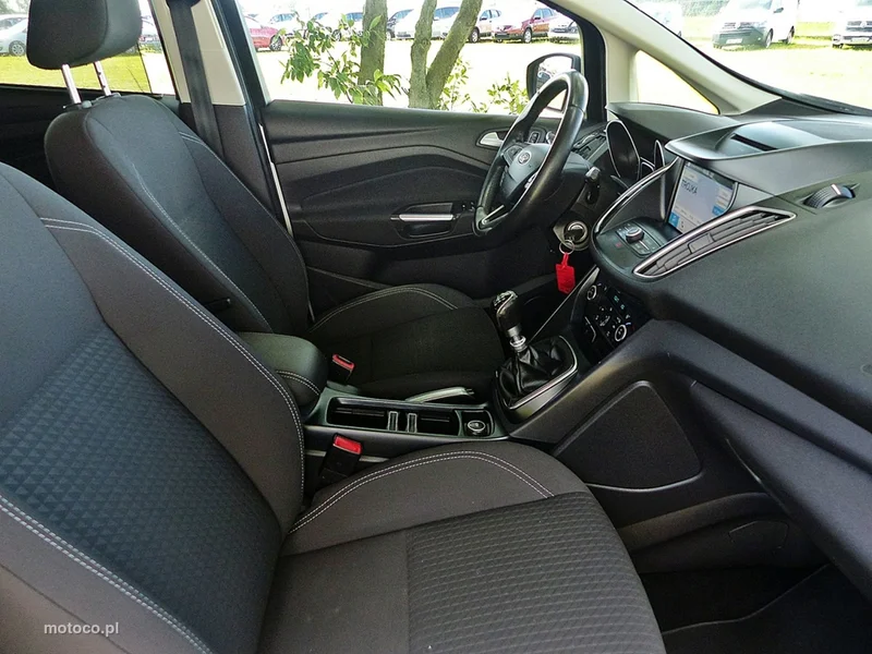 Ford C-Max II 24