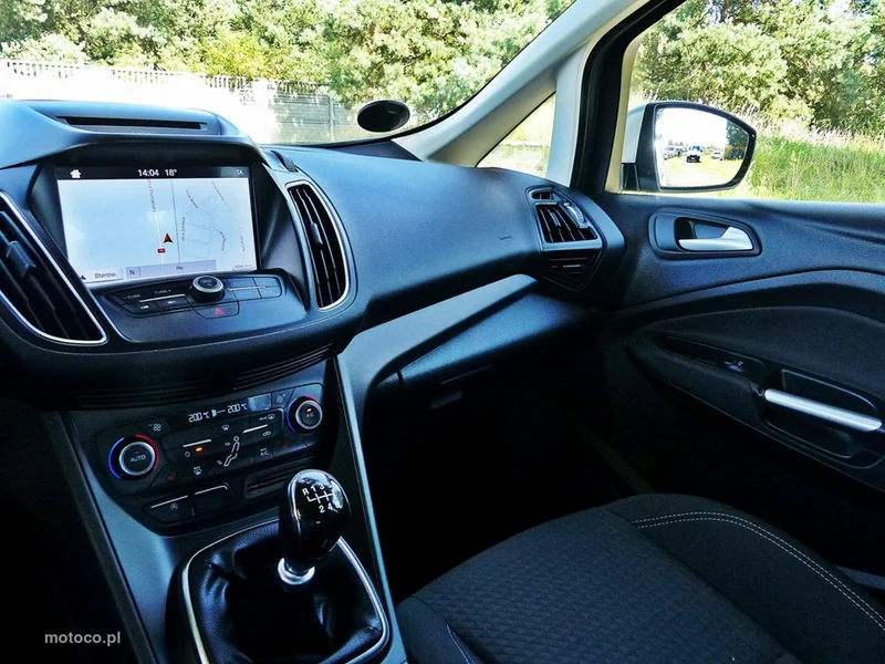 Ford C-Max II 34