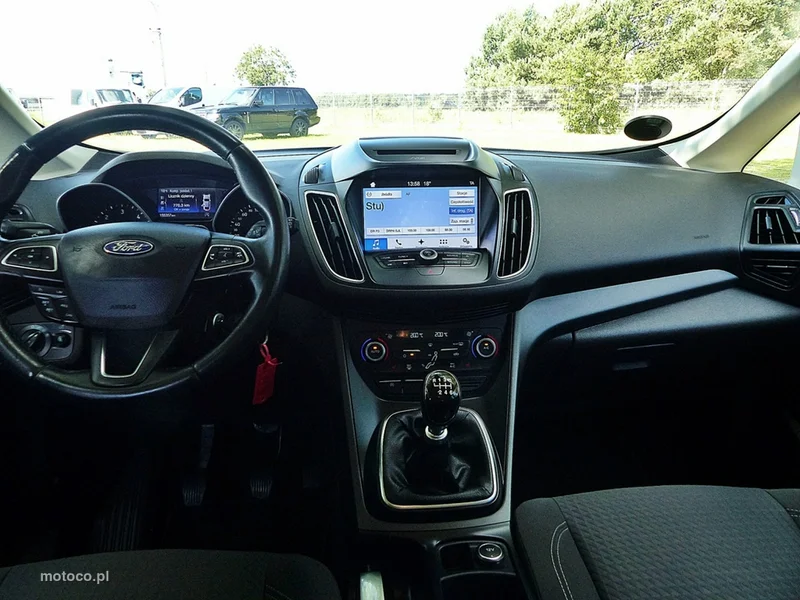 Ford C-Max II 36