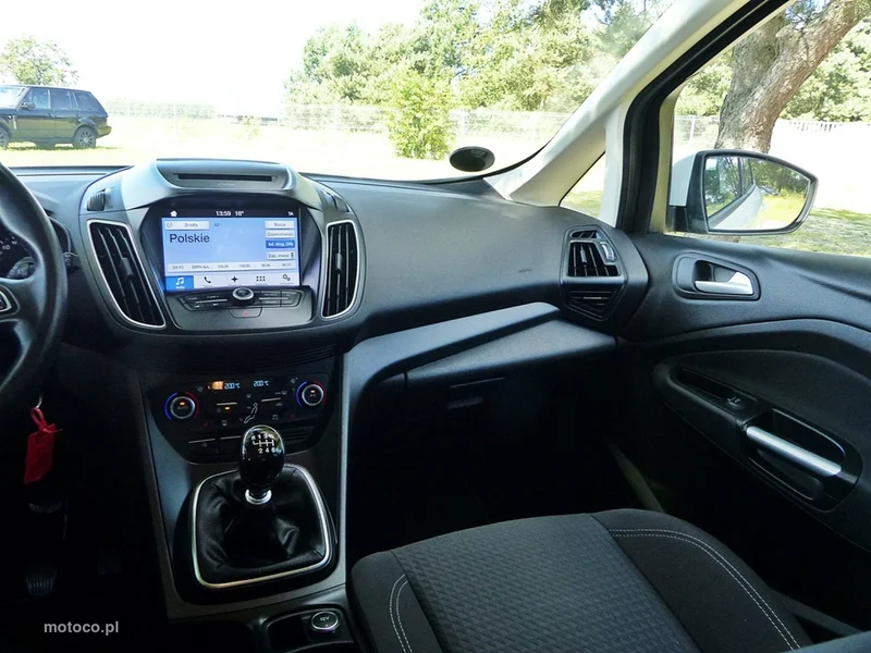 Ford C-Max II 37