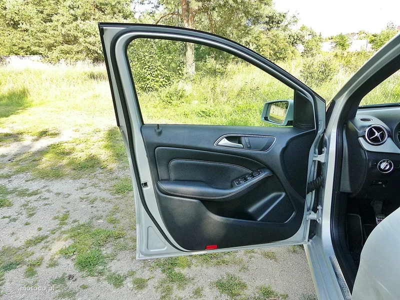 Mercedes-Benz Klasa B W246 B 180 18