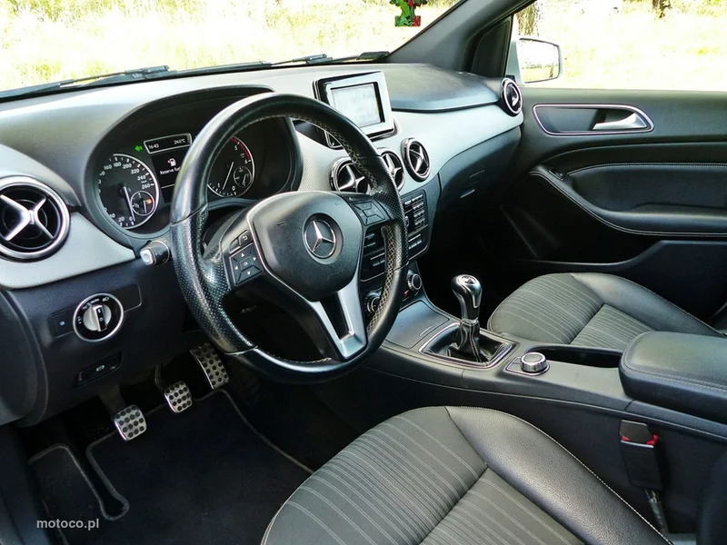 Mercedes-Benz Klasa B W246 B 180 19