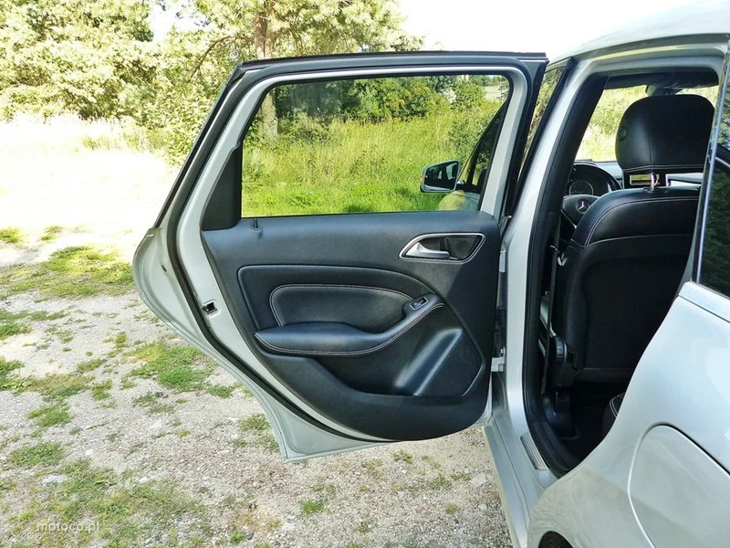 Mercedes-Benz Klasa B W246 B 180 22
