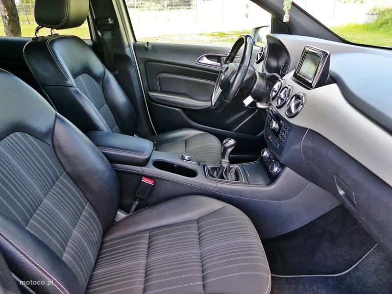 Mercedes-Benz Klasa B W246 B 180 26