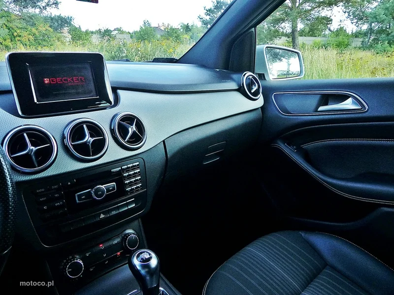 Mercedes-Benz Klasa B W246 B 180 34