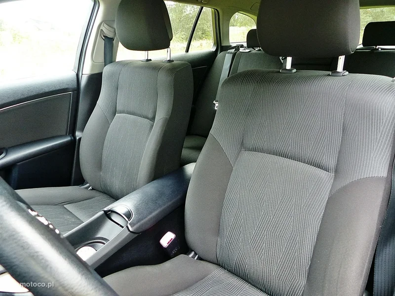 Toyota Avensis T27 20