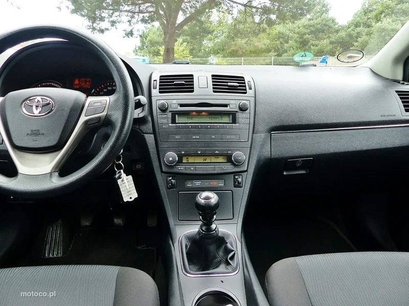 Toyota Avensis T27 36