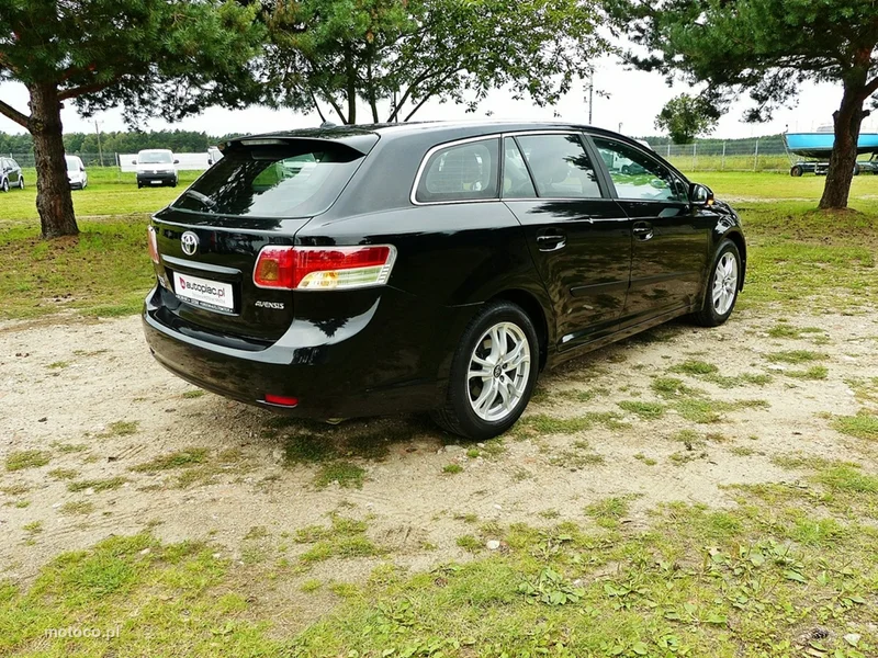 Toyota Avensis T27 8