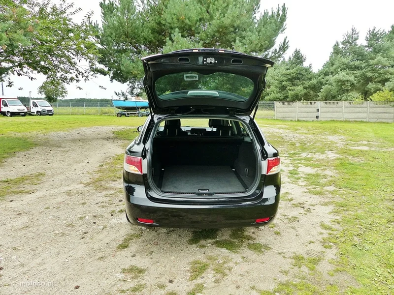 Toyota Avensis T27 10