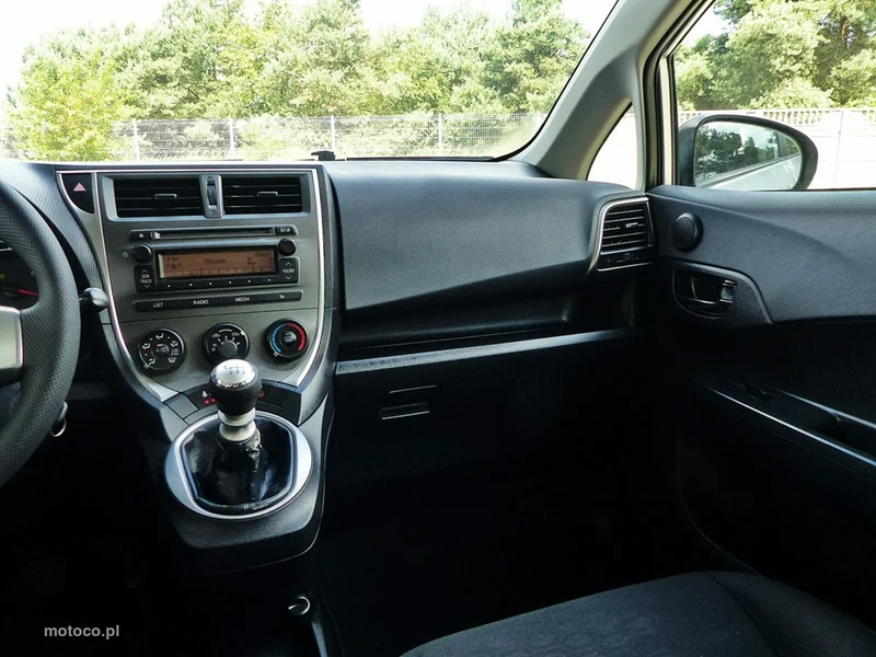 Toyota Verso-S 36