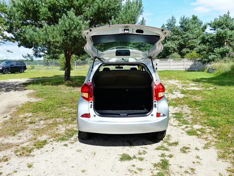 Toyota Verso-S 10