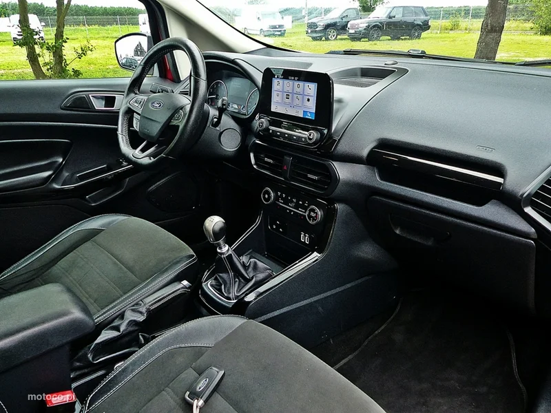 Ford EcoSport 24