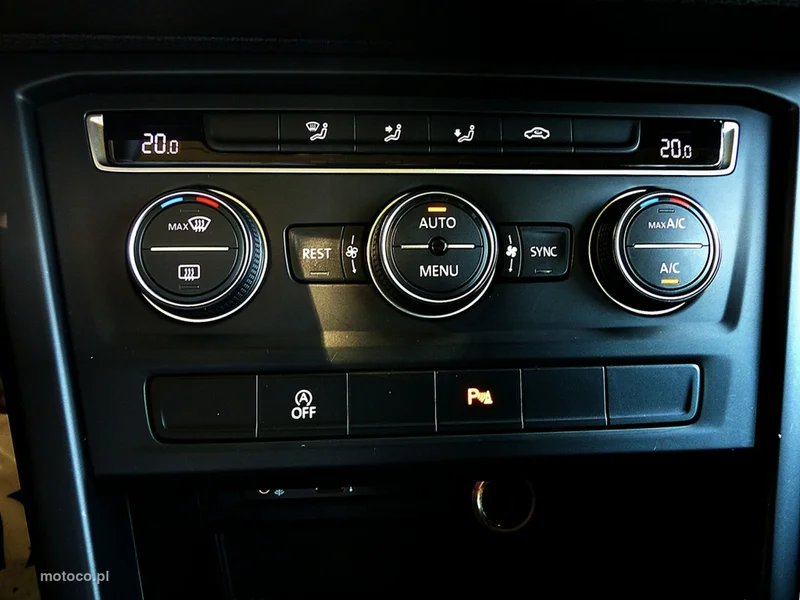 Volkswagen Touran 5T 33