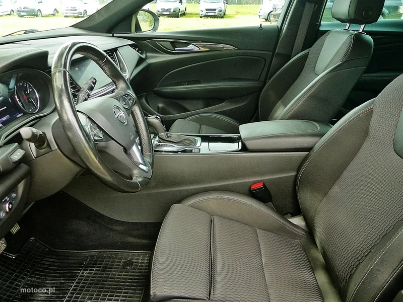 Opel Insignia Sports Tourer 19